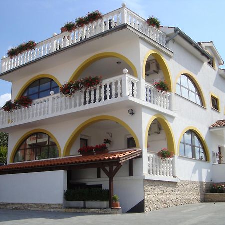 Villa Flora Малинска Экстерьер фото
