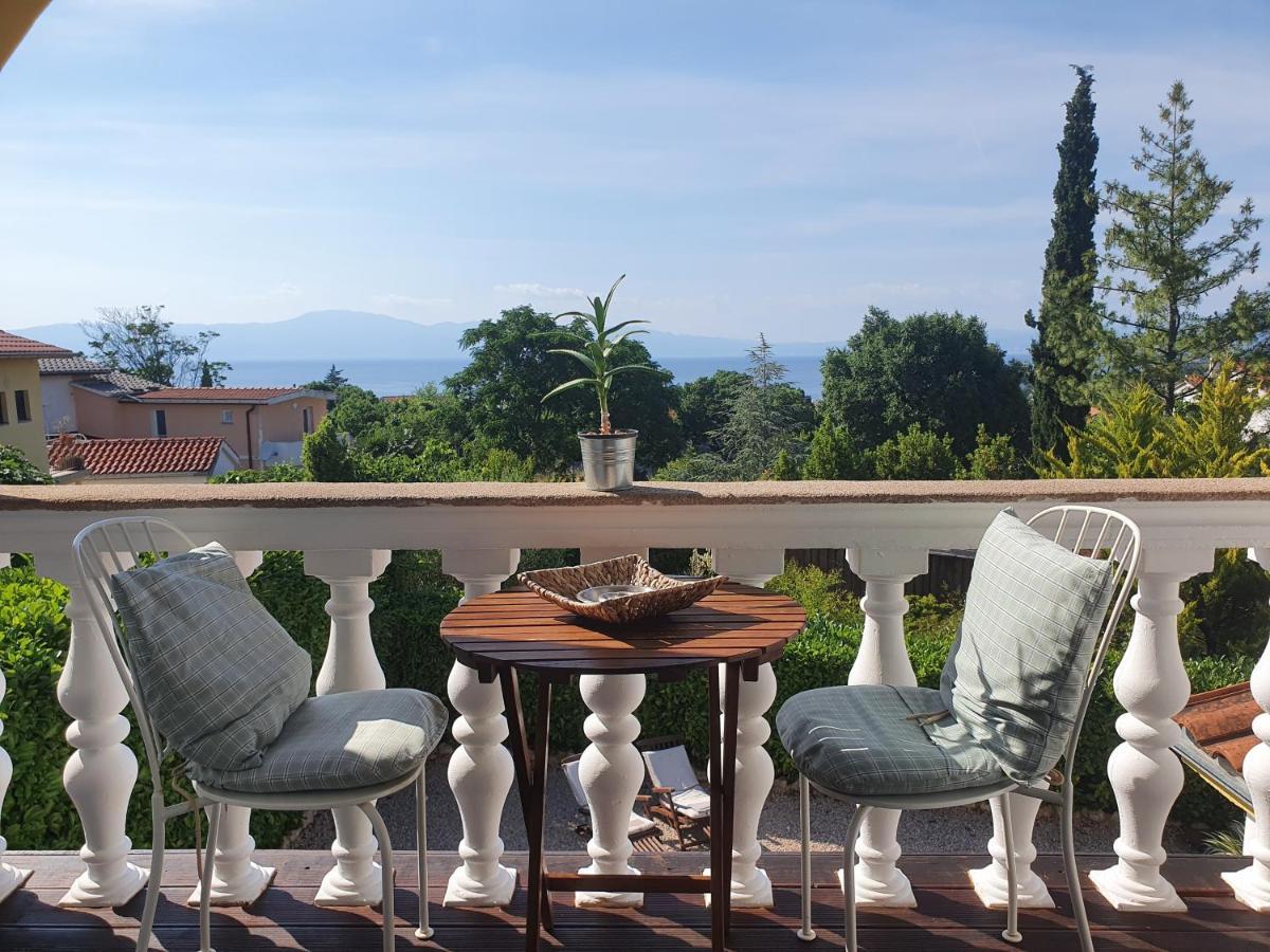 Villa Flora Малинска Экстерьер фото