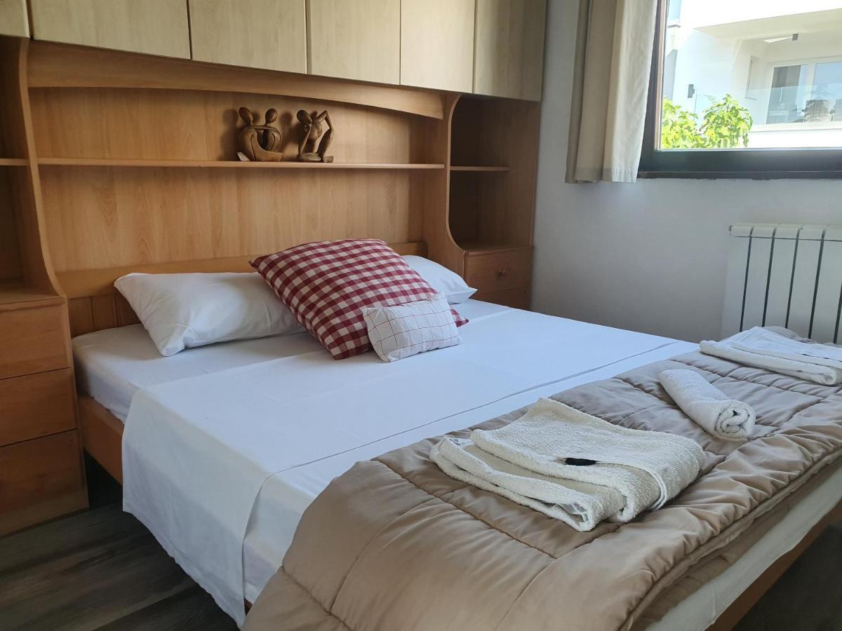 Villa Flora Малинска Экстерьер фото